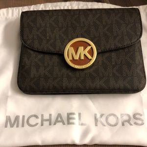 Michael kors fulton crossbody